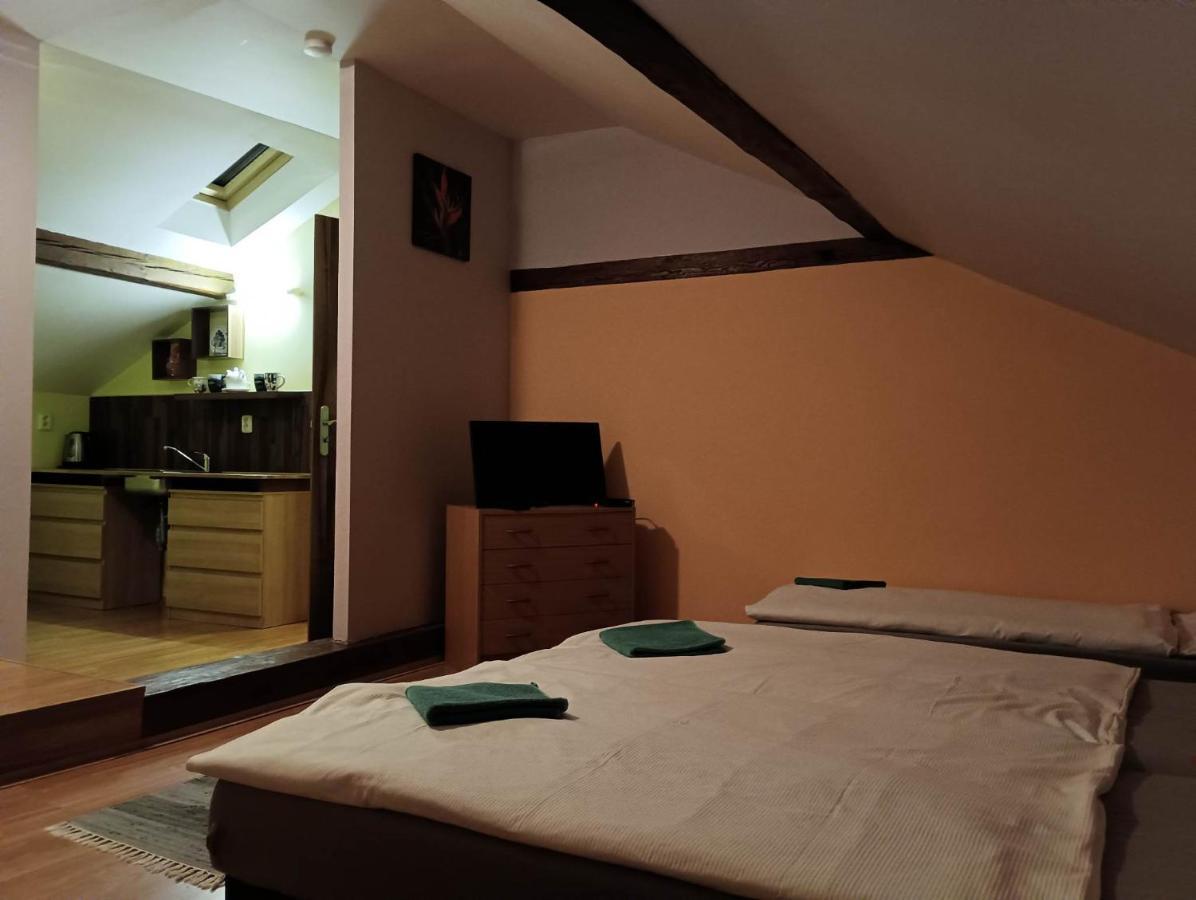 Penzion U Bileho Jaka Vilemov  ภายนอก รูปภาพ